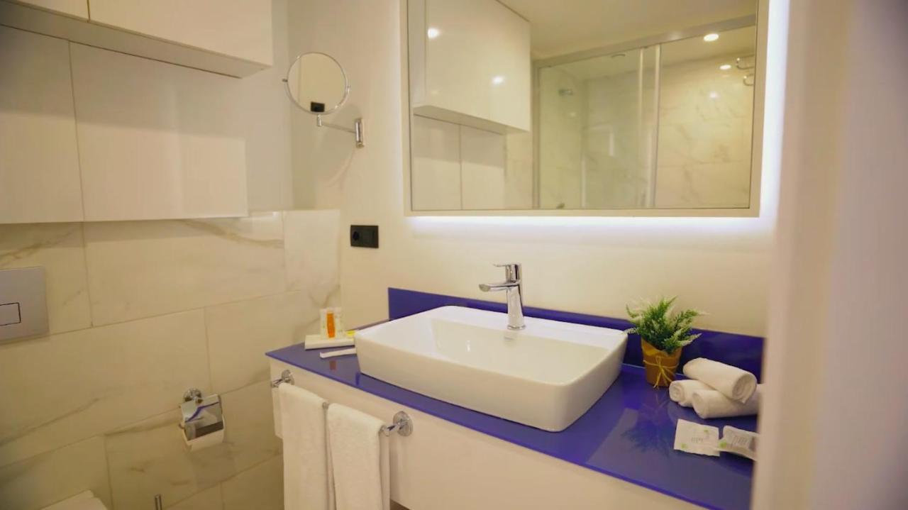 Orbi City Suite Sea View In Batumi Aparthotel Экстерьер фото
